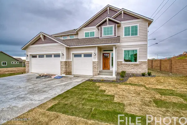 8975 BEDWELL ST, Rathdrum, ID 83858