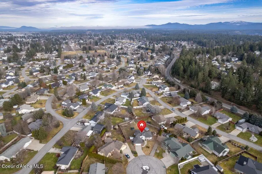 8298 N Patriot CT, Hayden, ID 83835 - Image #2