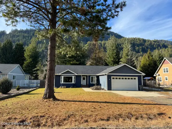 102 Park Ln, Sandpoint, ID 83864