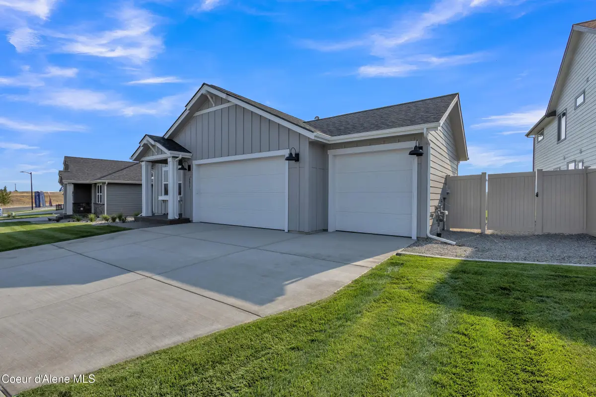 6908 N Coeur Terre BLVD, Coeur Dalene, ID 83815 - Image #1