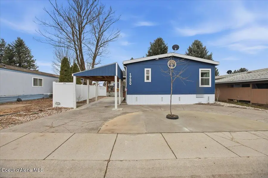 1750 W Yorkshire AVE, Coeur Dalene, ID 83815 - Image #3