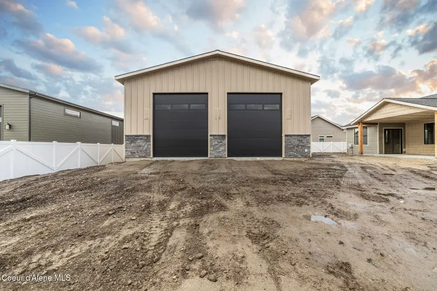 8118 W Ferguson LN, Rathdrum, ID 83858 - #2