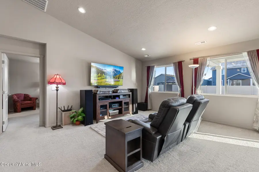 10493 N Belgrave Lp, Hayden, ID 83835 - Image #2