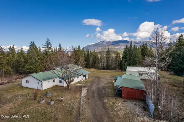 789 Sandy Ridge Rd, Naples, ID 83847