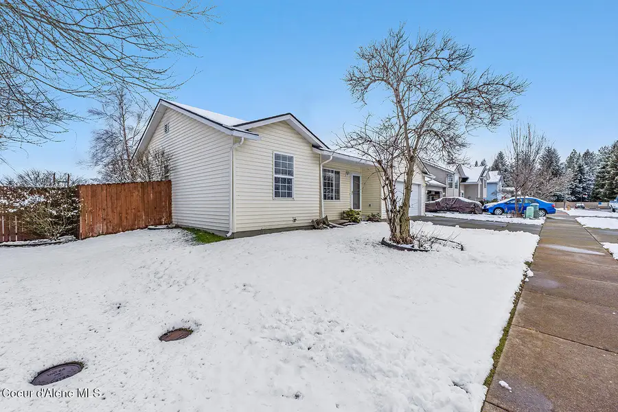 896 W Mustang AVE, Hayden, ID 83835 - #3