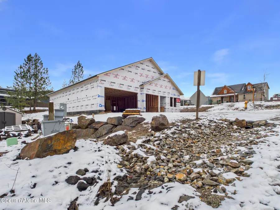 101 Happy Trails LN, Pinehurst, ID 83850 - #2