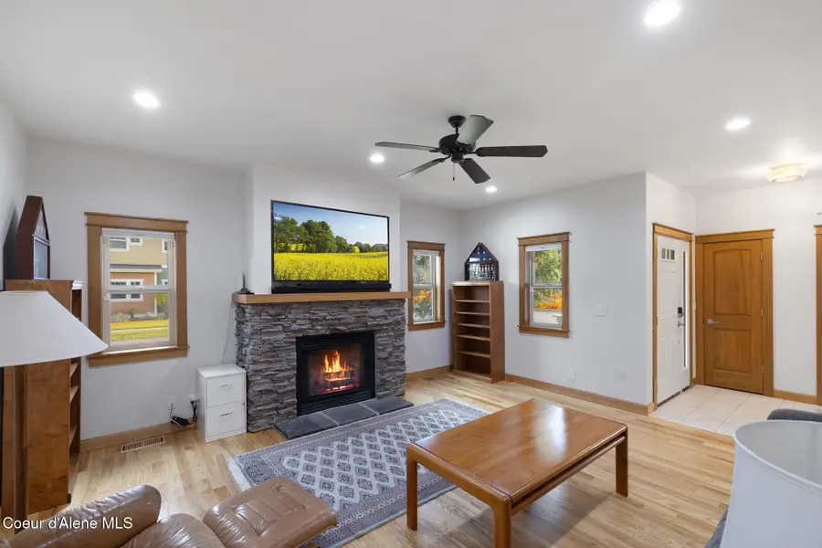 4083 W SHOREVIEW LN, Coeur Dalene, ID 83814 - #3