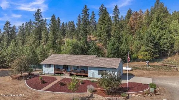 8057 N Vogt Rd, Hauser, ID 83854