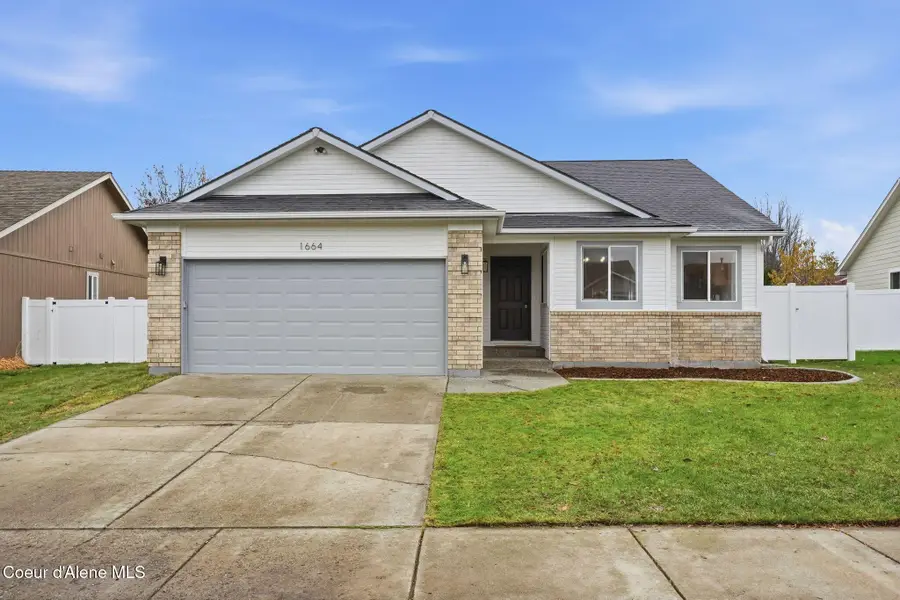 1664 W Durham DR, Coeur Dalene, ID 83815 - Image #2