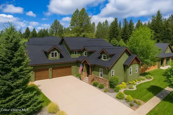 724 E Arena LOOP, Hayden, ID 83835