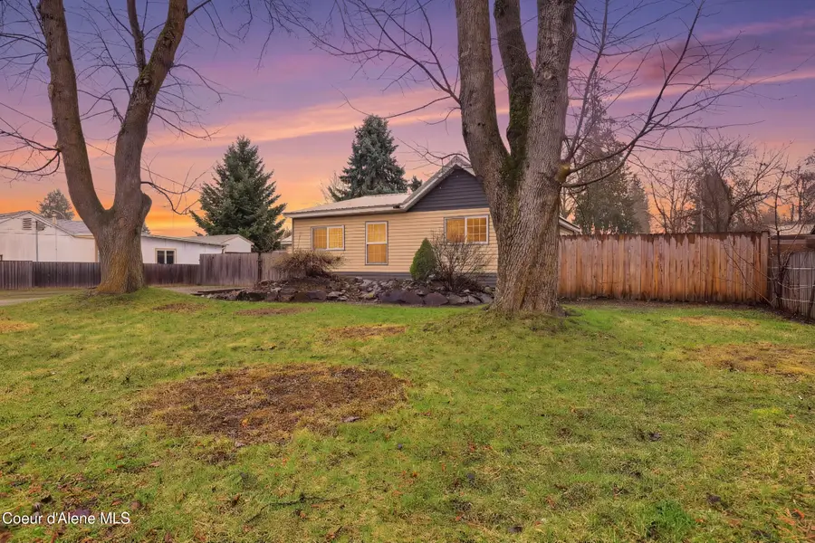 714 W Davidson Ave, Coeur Dalene, ID 83814 - #2