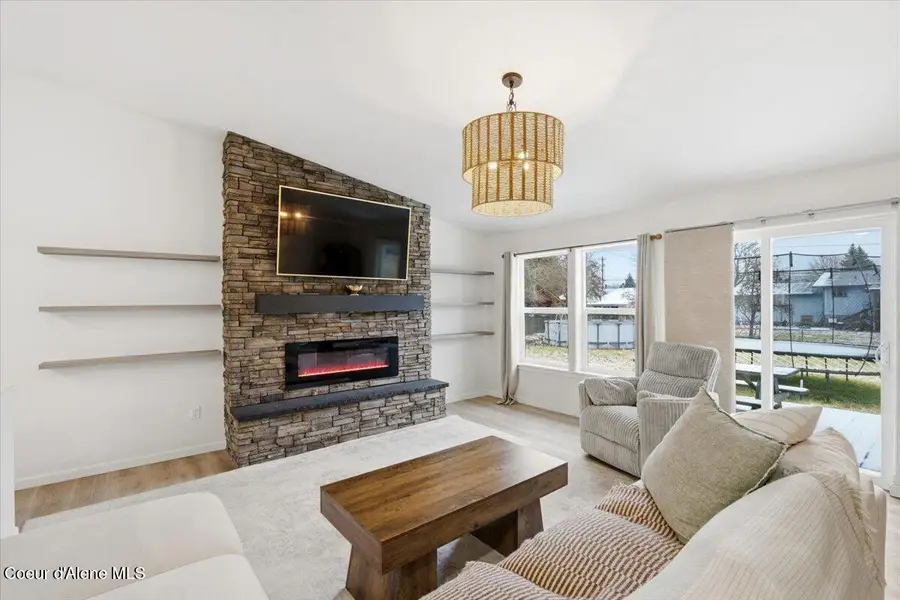 2432 N 8th St, Coeur Dalene, ID 83814 - #3