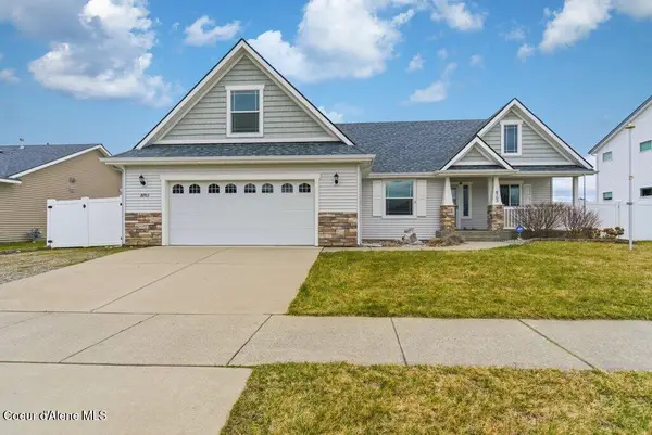 8703 N Courcelles Pkwy, Hayden, ID 83835