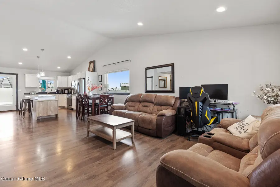 5914 W Irish DR, Rathdrum, ID 83858 - #3