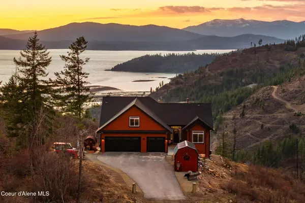 374 Carbine DR, Clark Fork, ID 83811