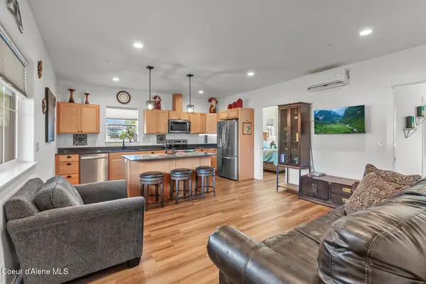 50 CARNELIAN AVE #101, Ponderay, ID 83852