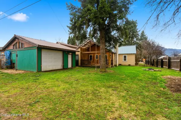 210 W 3rd Ave, Clark Fork, ID 83811