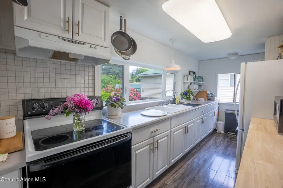 6499 Van Buren St, Bonners Ferry, ID 83805 - #2