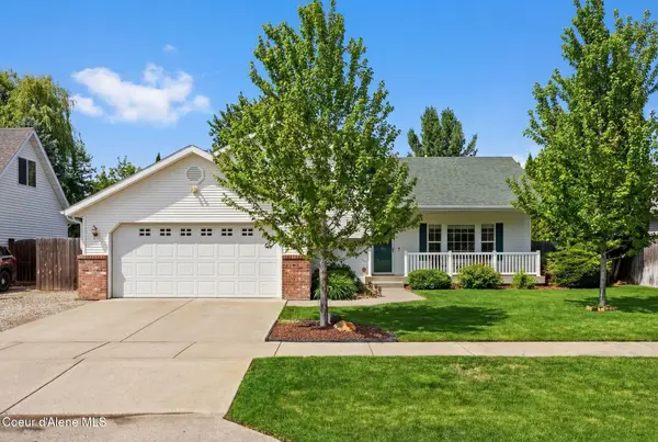 9201 N Castle Way, Hayden, ID 83835