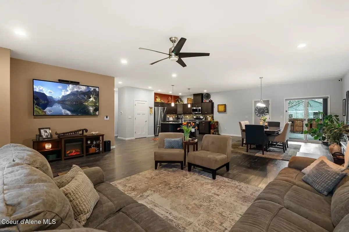 195 Carnelian Ave, Ponderay, ID 83852 - #1