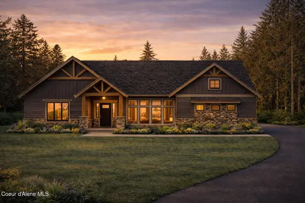 215 White Cloud Dr, Sandpoint, ID 83864