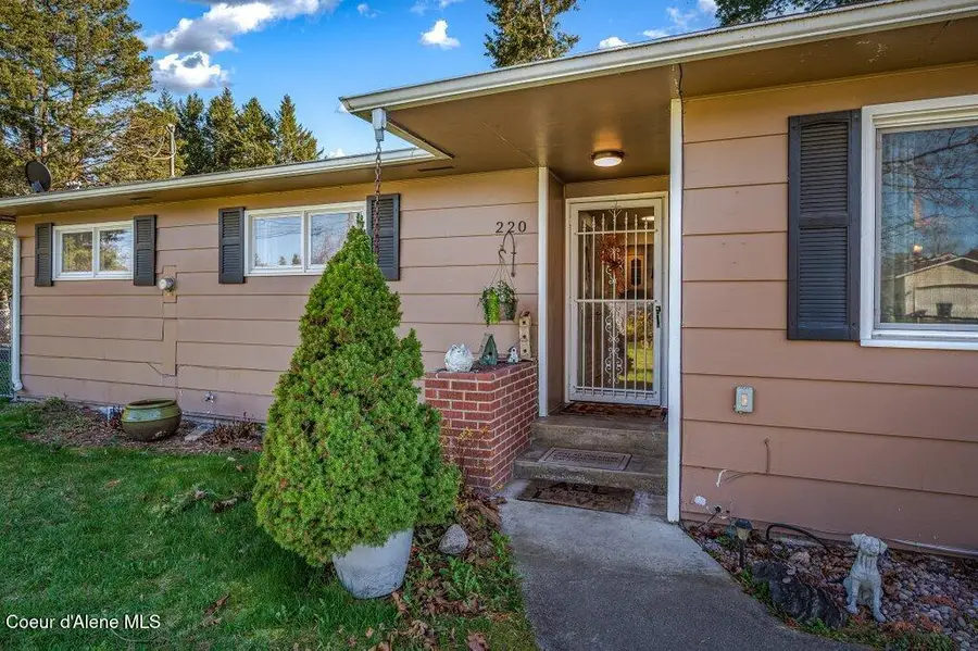 220 E Orchard AVE, Hayden, ID 83835 - #3