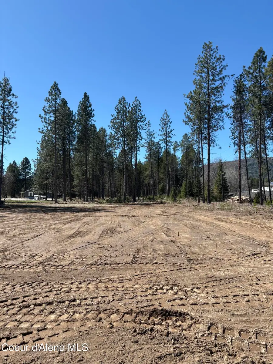 207 Davis Rd, Sagle, ID 83860 - #2