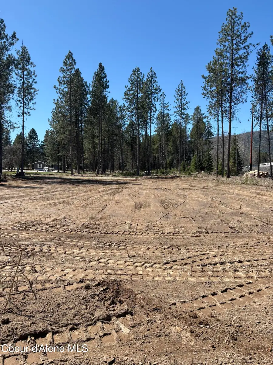 207 Davis Rd, Sagle, ID 83860 - #3