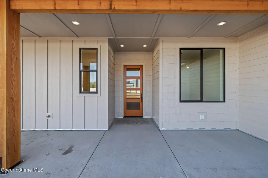 8118 W Ferguson LN, Rathdrum, ID 83858 - #3