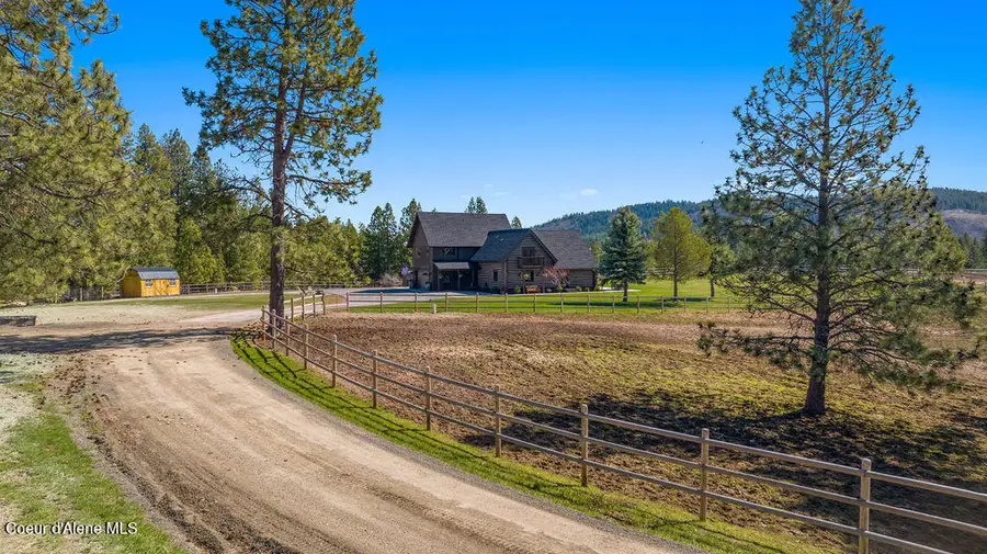 3702 S Puma Dr, Coeur Dalene, ID 83814 - #3