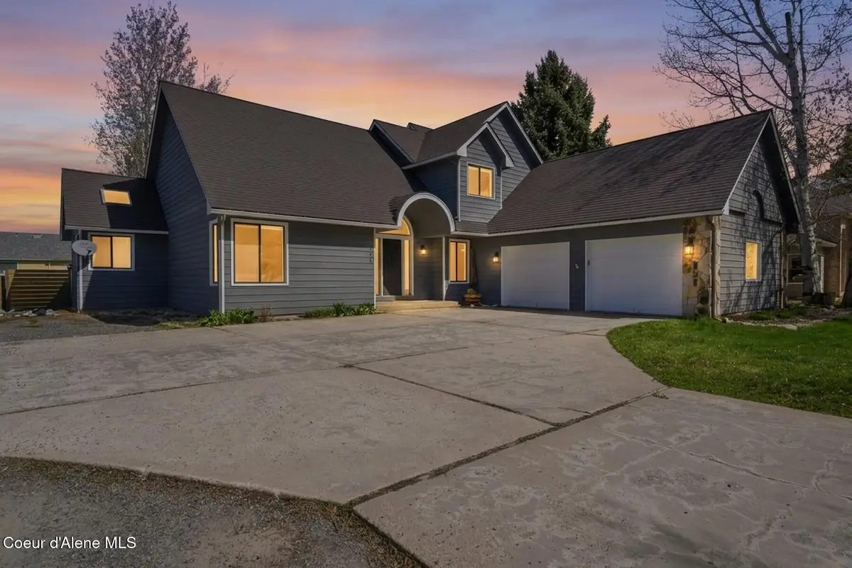 611 Ponder Point Dr, Sandpoint, ID 83864 - #1