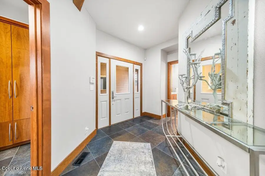 8817 W Riverview DR, Coeur Dalene, ID 83814 - #3