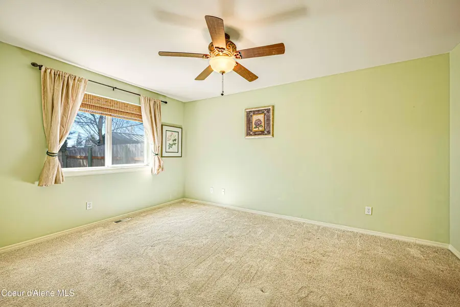 156 E Knotty Pine LN, Coeur Dalene, ID 83815 - #3