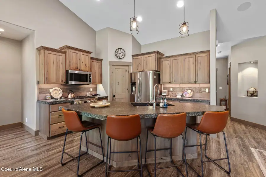 7433 E Highview Dr, Coeur Dalene, ID 83814 - #3