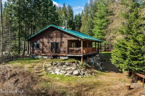 77 Fall Creek Road, Naples, ID 83847