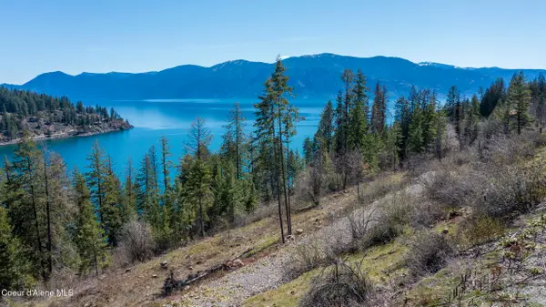 577 Midas Dr, Sagle, ID 83860