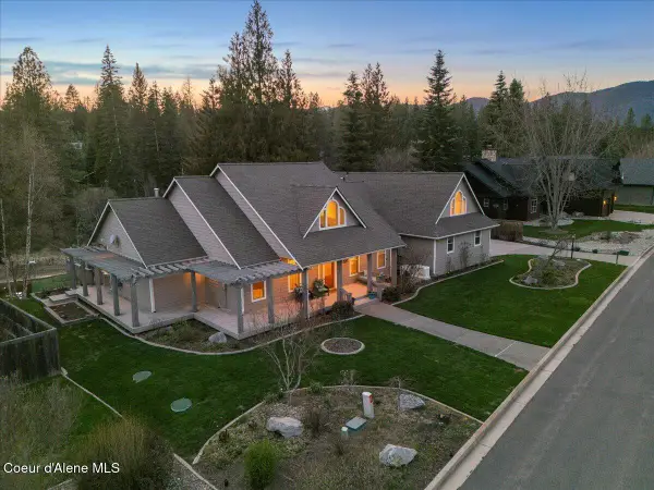 212 Canoe CV, Sandpoint, ID 83864