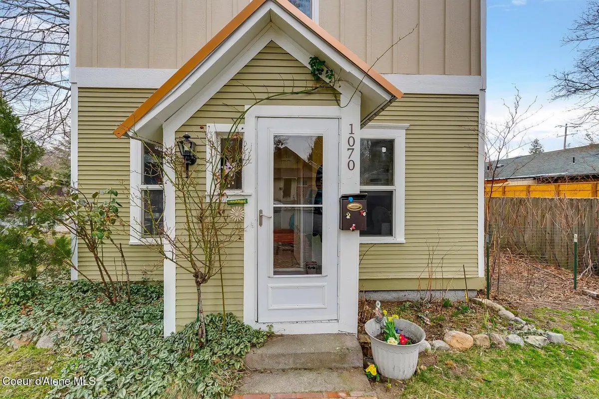 1070 N 1st ST, Coeur Dalene, ID 83814 - #1