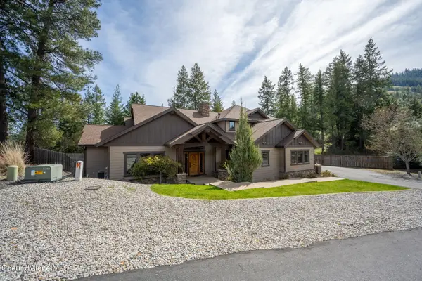 8668 N Stable Trace CT, Hayden, ID 83835