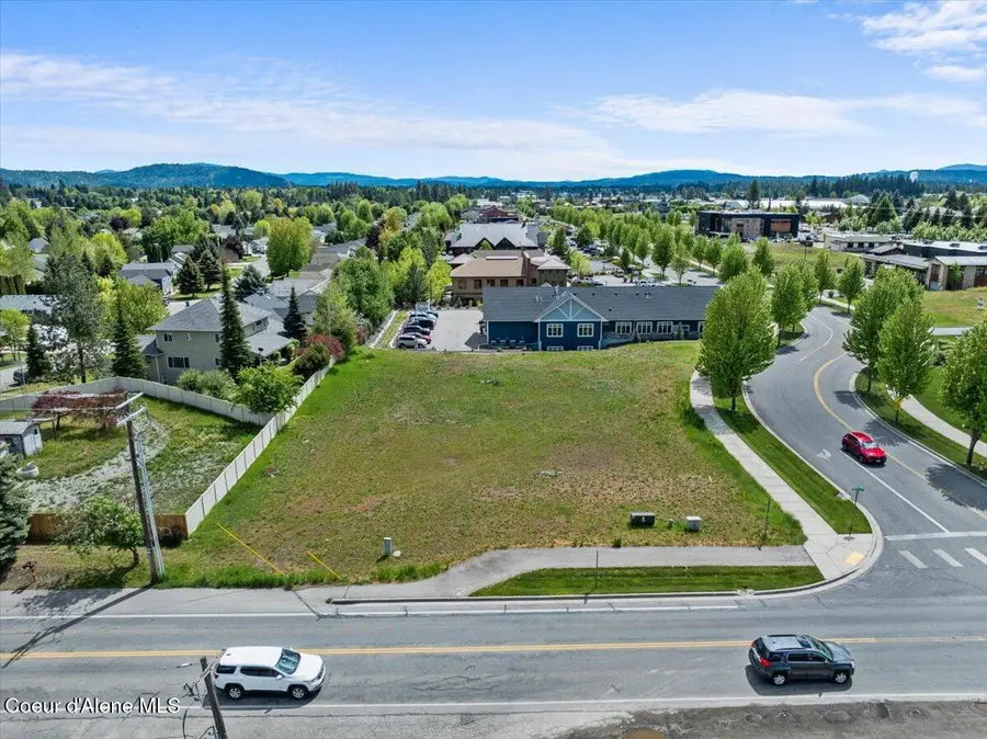 8776 N WAYNE DR, Hayden, ID 83835 - Image #2