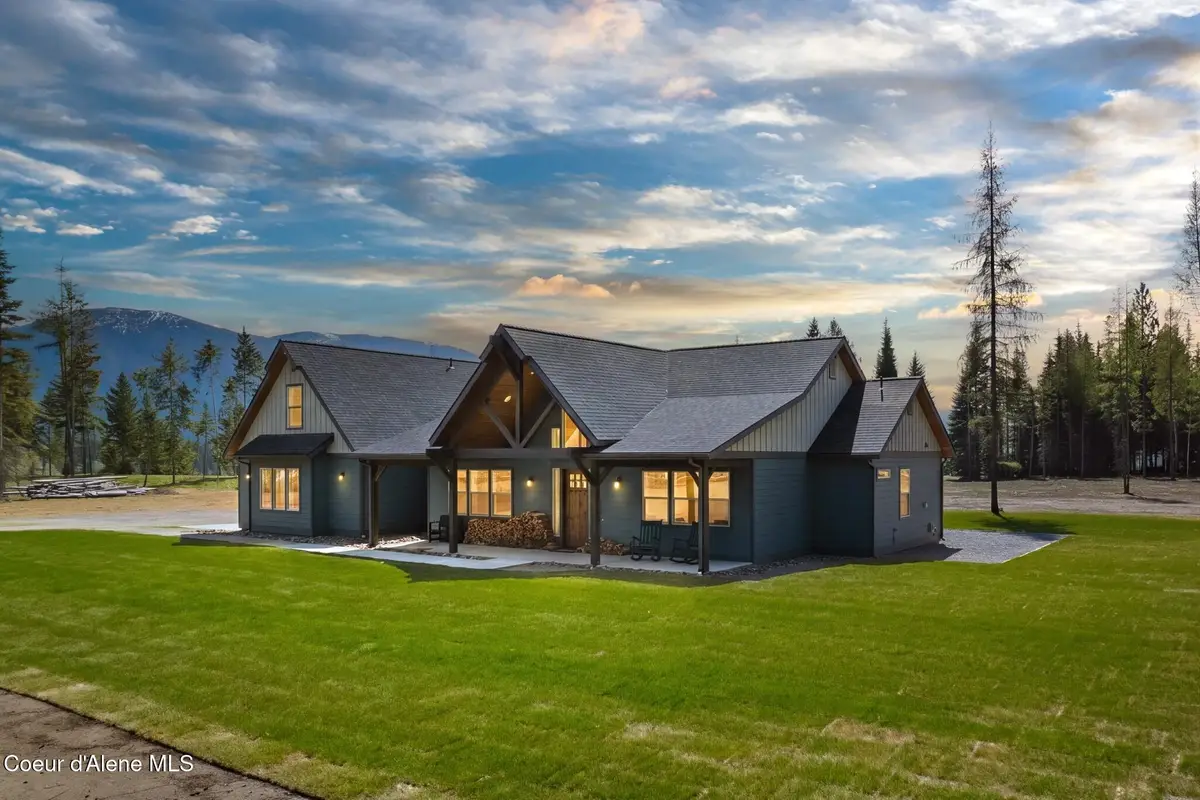 122 Windswept Ct, Naples, ID 83847 - #1