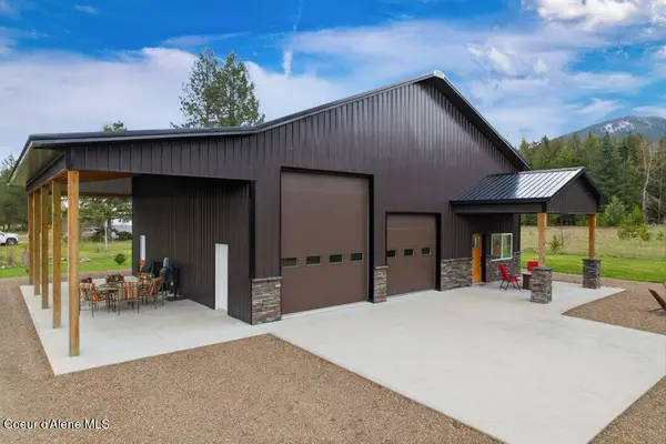 92 Bluebird LN, Clark Fork, ID 83811