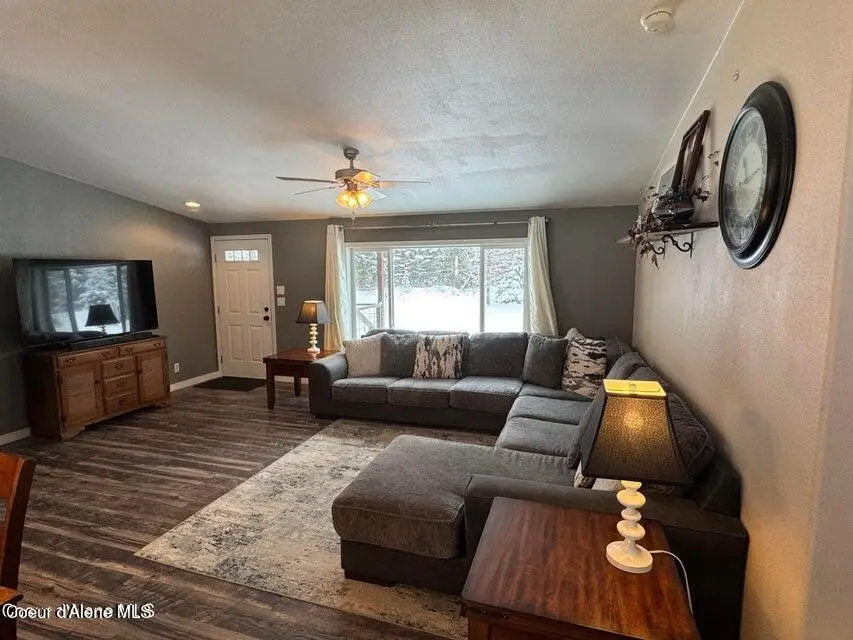 4062 W Seasons RD, Rathdrum, ID 83858 - #3