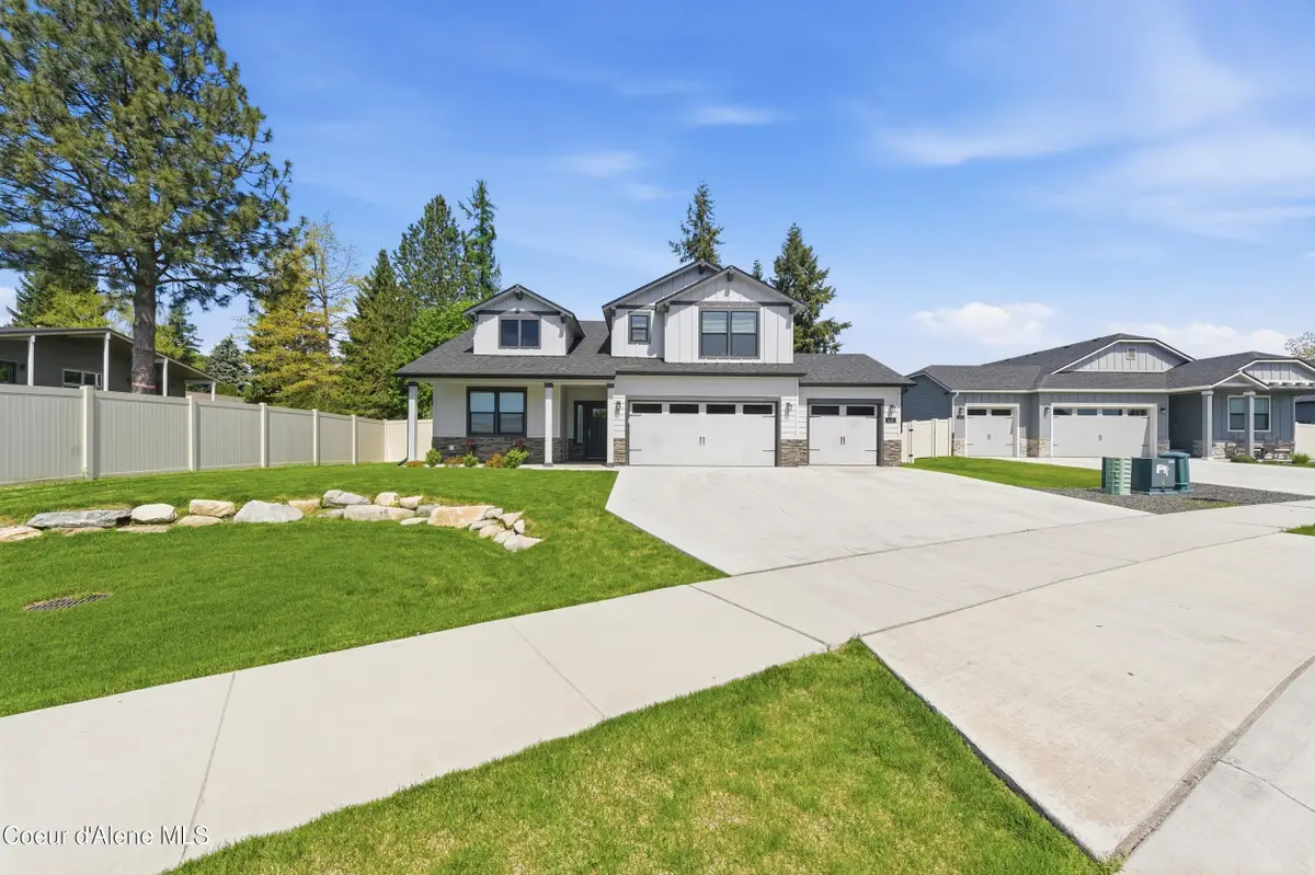641 Ripatti WAY, Hayden, ID 83835 - #1