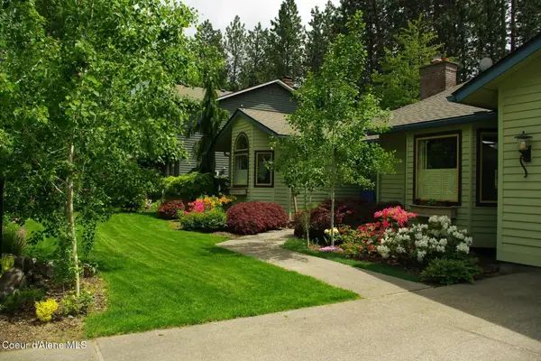 3867 W Fairway Dr, Coeur d'Alene, ID 83815
