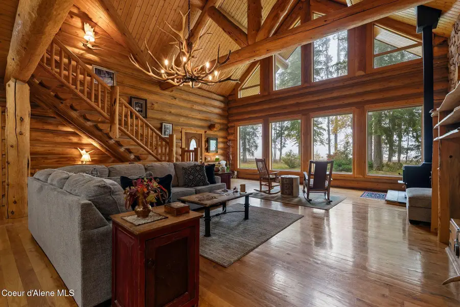 8031 Lakeshore Dr, Sagle, ID 83860 - Image #2