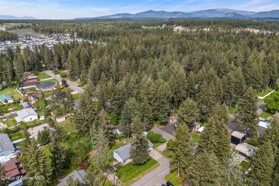109 E Alvis RD, Hayden, ID 83835 - #2