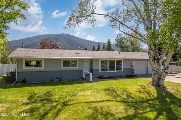 7040 N 15th ST, Dalton Gardens, ID 83815