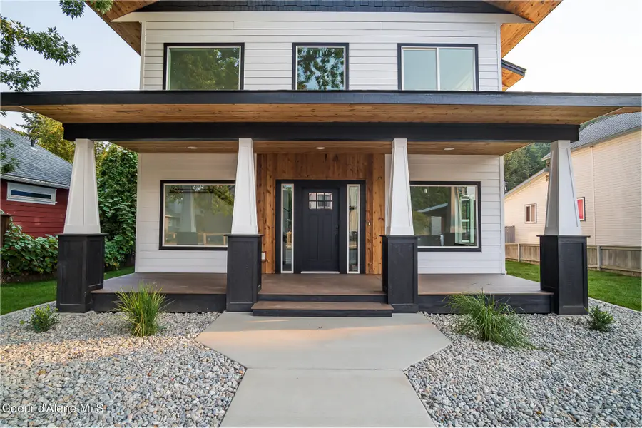 816 & 818 E Young AVE, Coeur Dalene, ID 83814 - #2