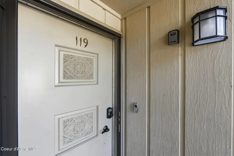 301 Iberian WAY #APT 119, Sandpoint, ID 83864 - #3